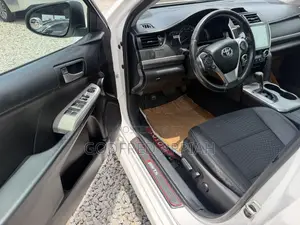 Toyota Camry SE 4dr Sedan w/Prod. End 11/13 (2.5L 4cyl 6A) 2014 White