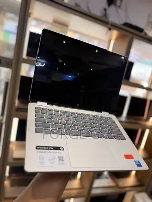 Laptop HP OmniBook 5 Flip 16GB Intel Core 7 SSD 512GB