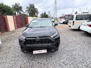 Toyota RAV4 LE 2021 Black
