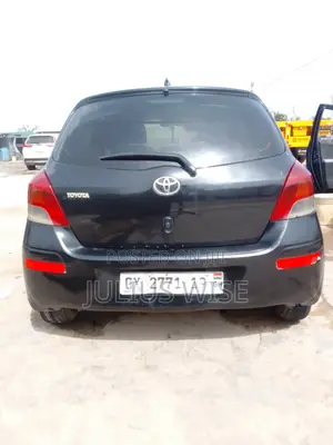 Toyota Vitz 1.3 AWD 5dr 2010 Black