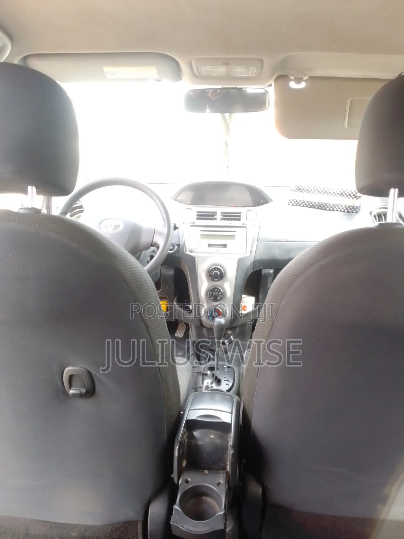 Toyota Vitz 1.3 AWD 5dr 2010 Black