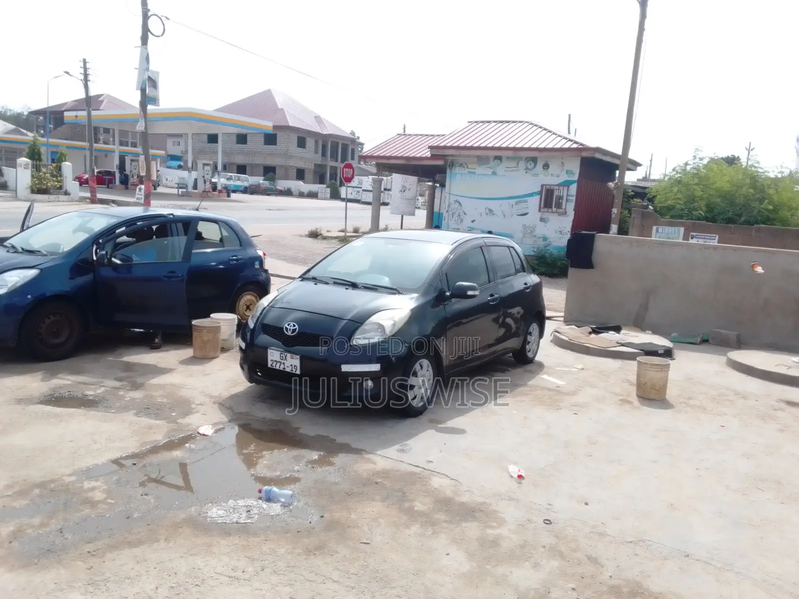 Toyota Vitz 1.3 AWD 5dr 2010 Black
