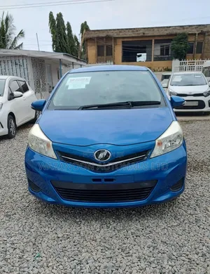 Toyota Vitz 1.3 FWD 5dr 2012 Blue