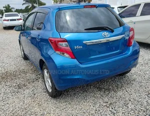Toyota Vitz 1.3 FWD 5dr 2012 Blue