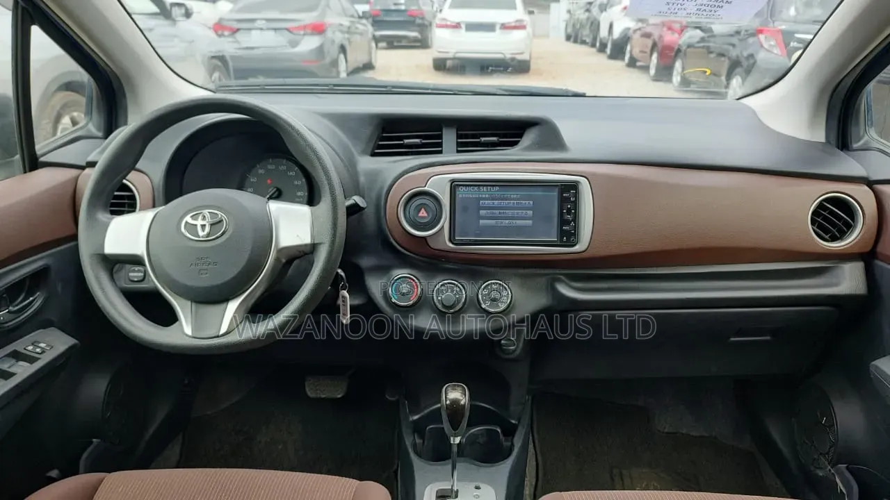 Toyota Vitz 1.3 FWD 5dr 2012 Blue