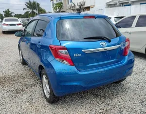 Toyota Vitz 1.3 FWD 5dr 2012 Blue