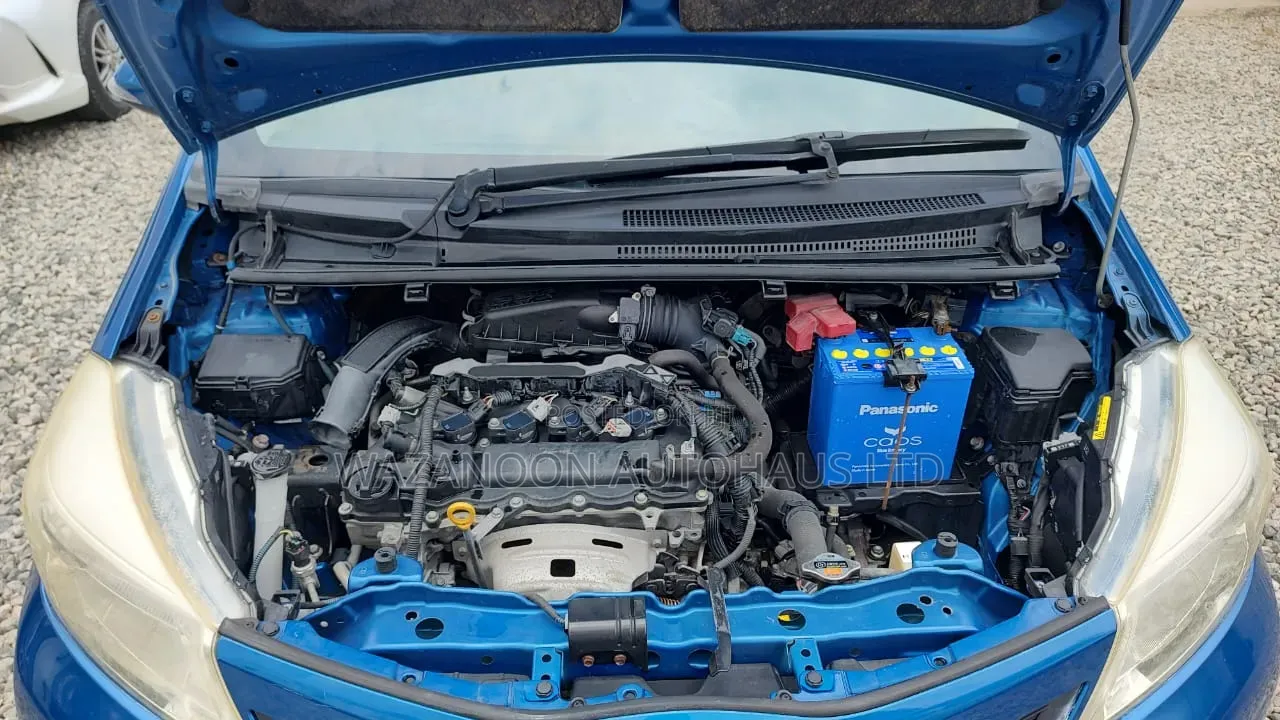 Toyota Vitz 1.3 FWD 5dr 2012 Blue