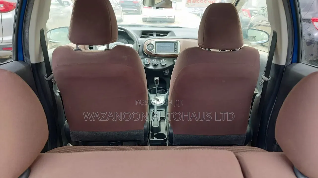 Toyota Vitz 1.3 FWD 5dr 2012 Blue