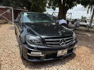 Mercedes-Benz C300 2011 Black