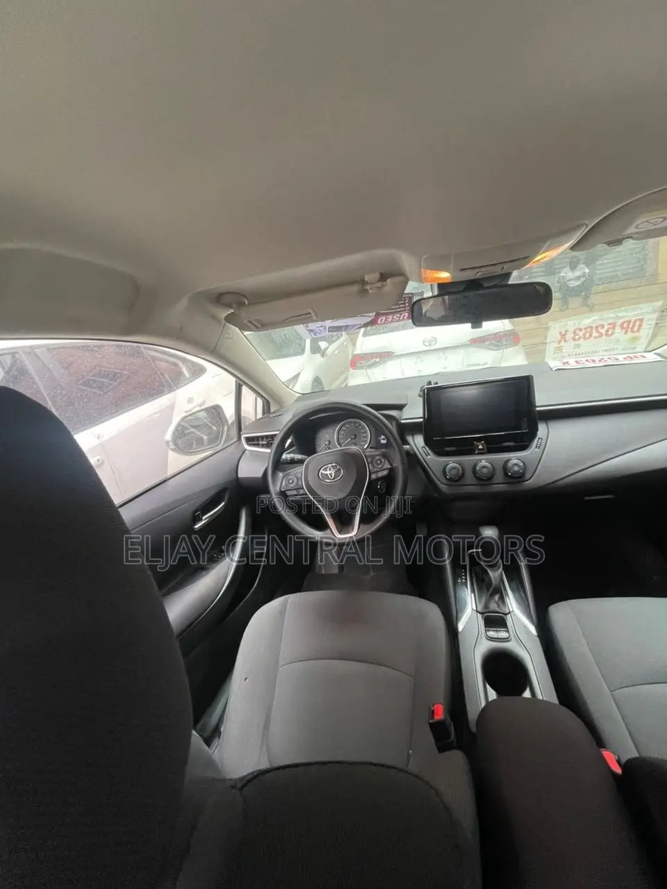 Toyota Corolla LE 2023 White