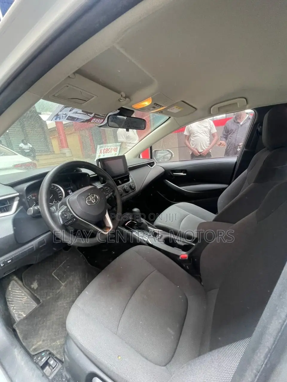 Toyota Corolla LE 2023 White