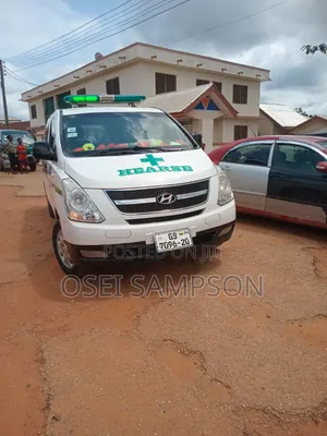 Hyundai H1 2015 White