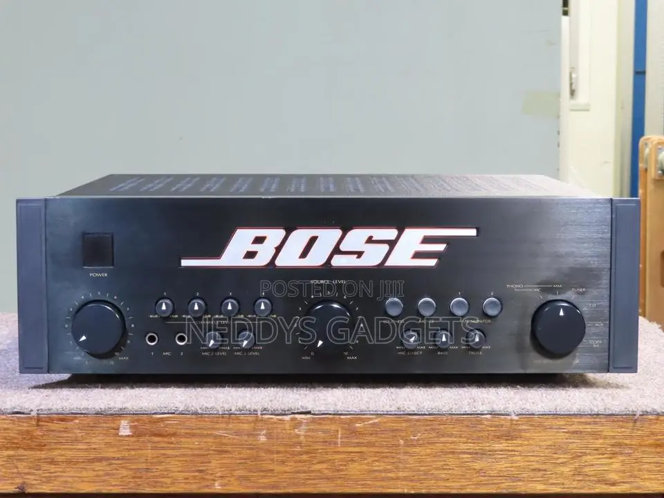 BOSE 4702-Iii Integrated Amplifier 4-Channel Pre-Main