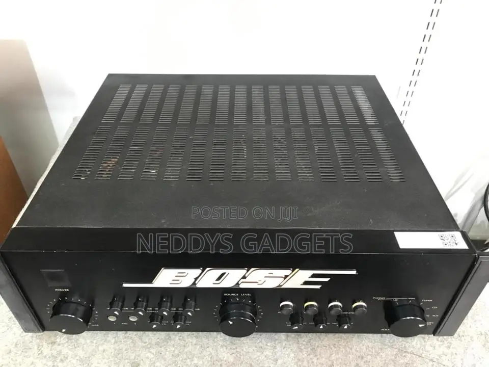 BOSE 4702-Iii Integrated Amplifier 4-Channel Pre-Main