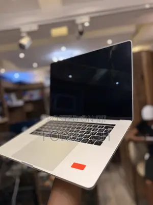 Laptop Apple MacBook Pro 2019 16GB Intel Core i7 SSD 256GB