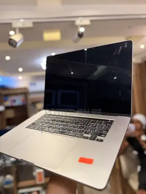 Laptop Apple MacBook Pro 2019 32GB Intel Core i7 SSD 512GB