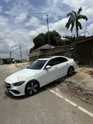 Mercedes-Benz C300 2022 White