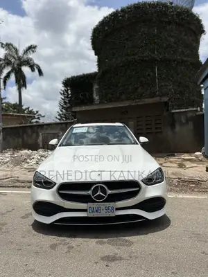 Mercedes-Benz C300 2022 White
