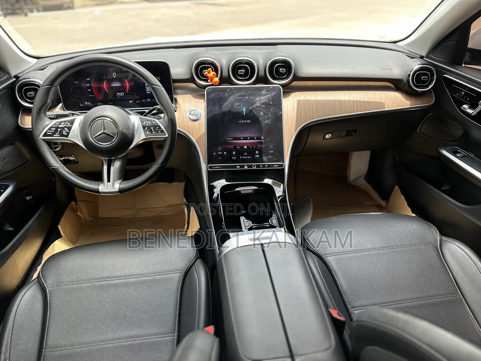 Mercedes-Benz C300 2022 White