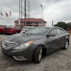 Hyundai Sonata SE Sedan FWD (2.4L 4cyl 6A) 2012 Gray