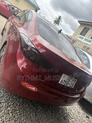 Hyundai Elantra 2013 Red