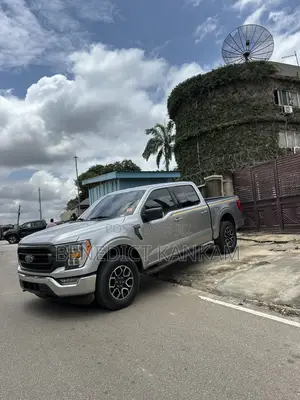 Ford F-150 XLT 2023 Silver
