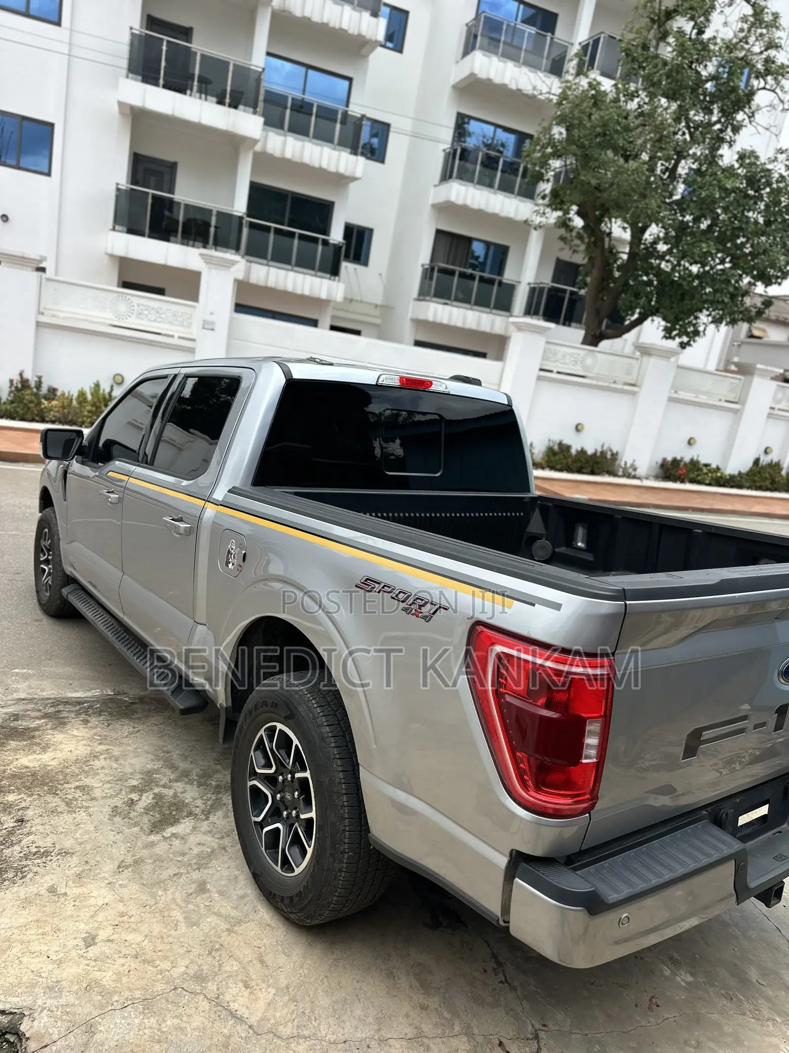Ford F-150 XLT 2023 Silver