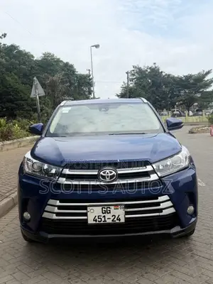 Toyota Highlander XLE 4x4 V6 (3.5L 6cyl 8A) 2018 Blue