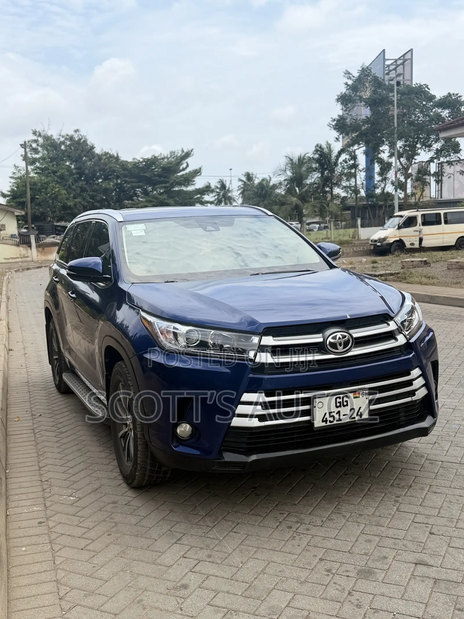 Toyota Highlander XLE 4x4 V6 (3.5L 6cyl 8A) 2018 Blue