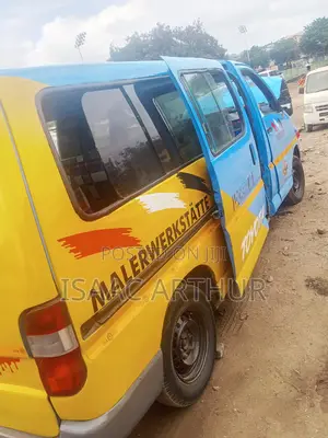 Toyota HiAce 2012 Blue