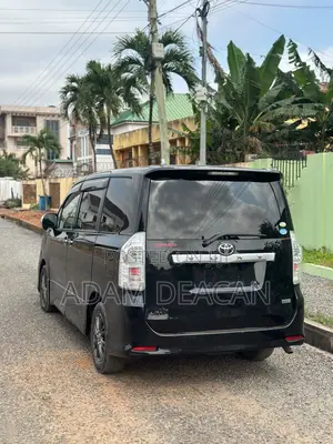 Toyota Voxy 2011 Black