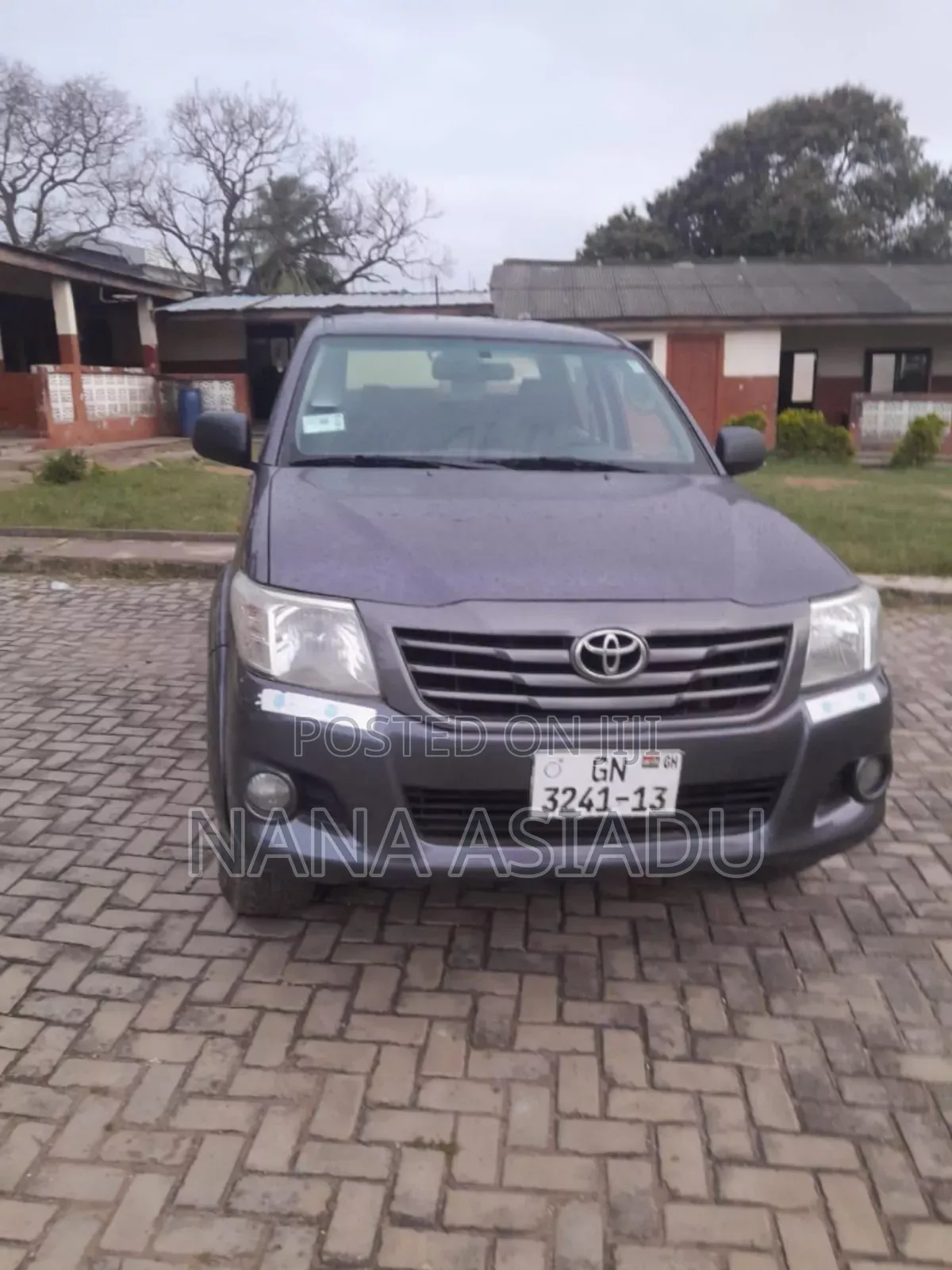 Toyota Hilux 2013 Gray