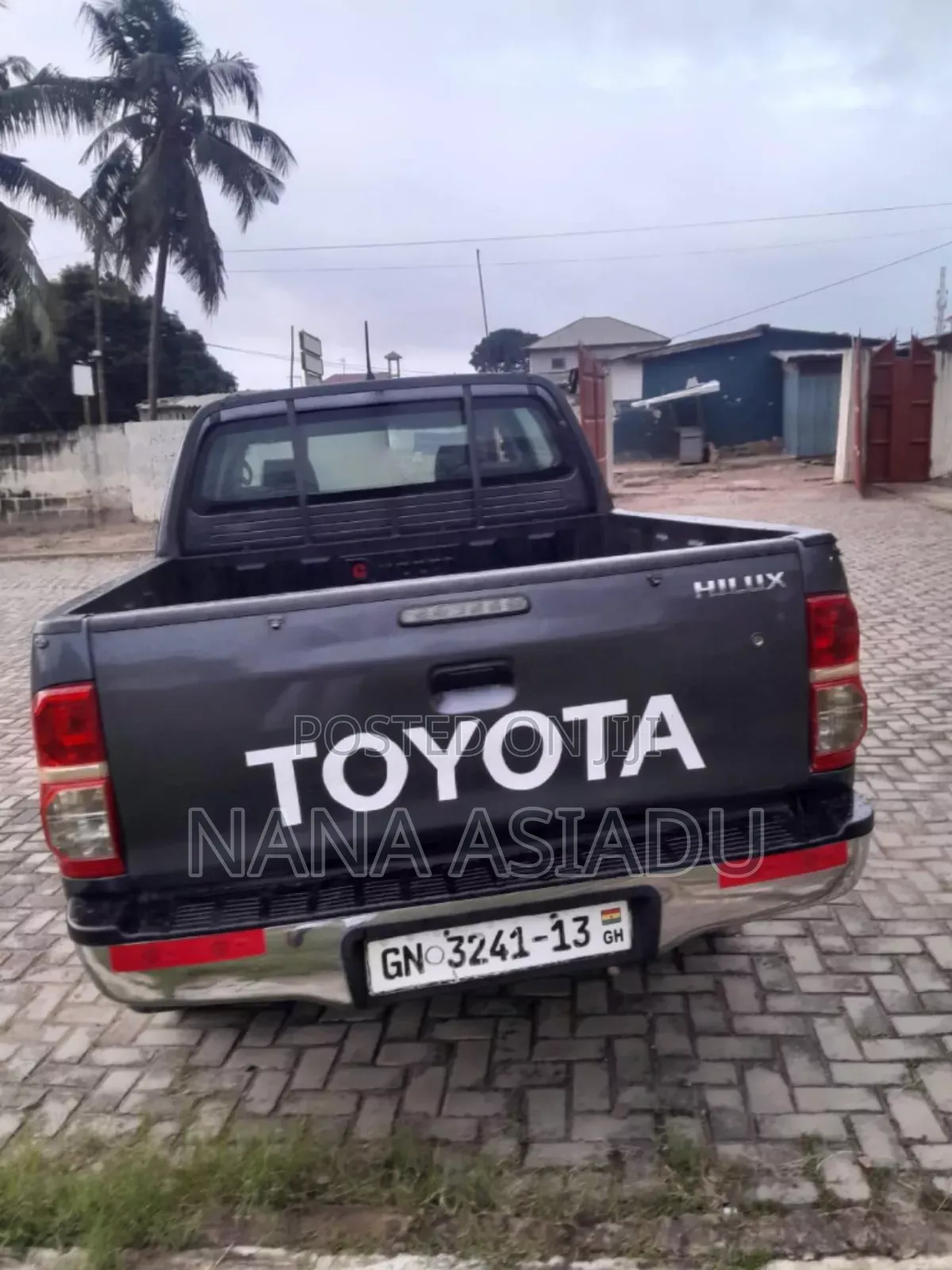 Toyota Hilux 2013 Gray