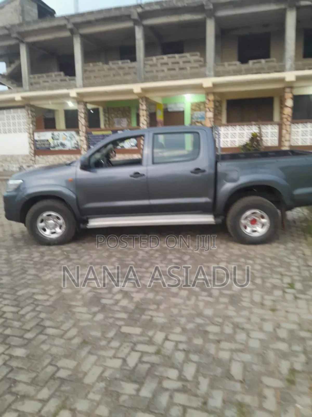 Toyota Hilux 2013 Gray