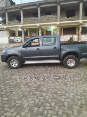 Toyota Hilux 2013 Gray