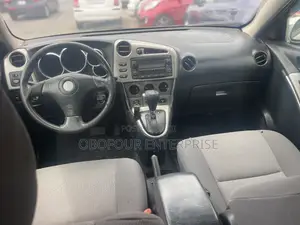Toyota Matrix Hatchback AWD (1.8L 4cyl 4A) 2006 Silver