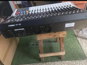 Yamaha 16 Channels Powdered Mixer