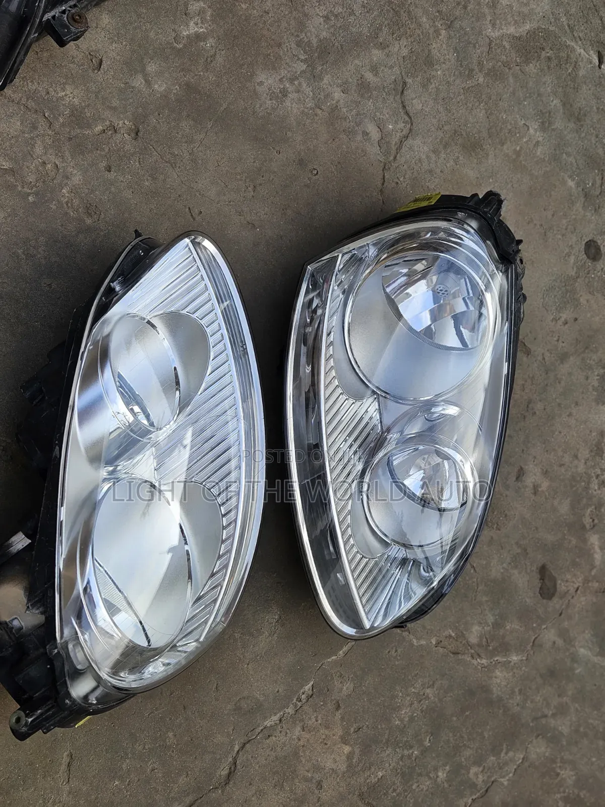 Golf 5 Headlight Available