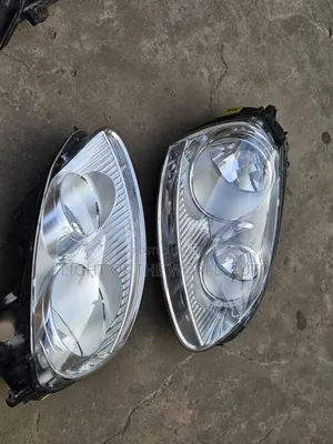 Golf 5 Headlight Available