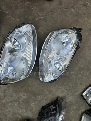 Golf 5 Headlight Available