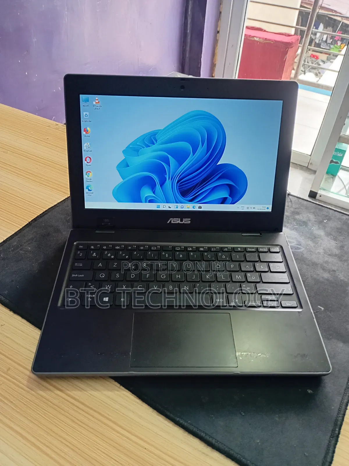 Laptop Asus Eee PC 1011HA 8GB Intel Celeron SSD 128GB