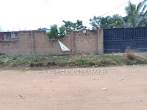 2 Plot of Land