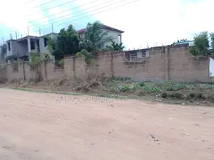 2 Plot of Land