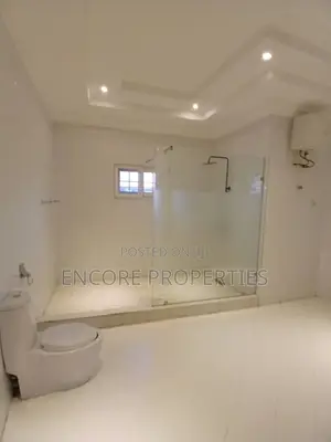 5bdrm House in East Legon for rent