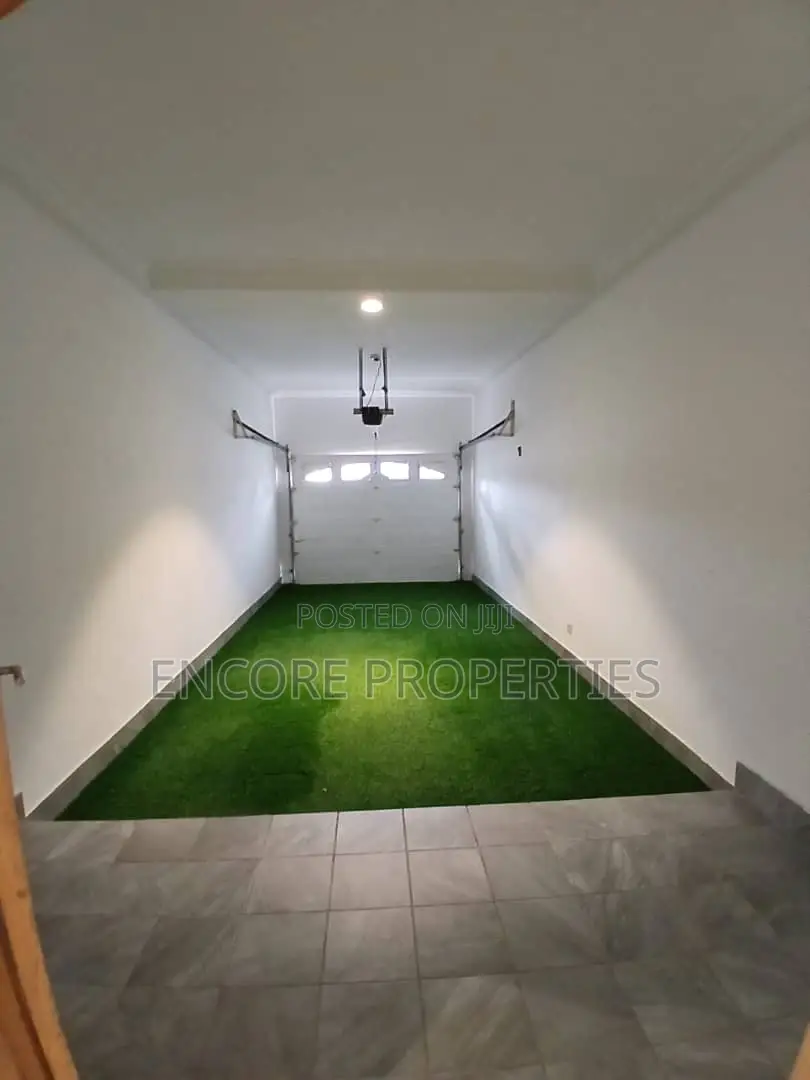 5bdrm House in East Legon for rent