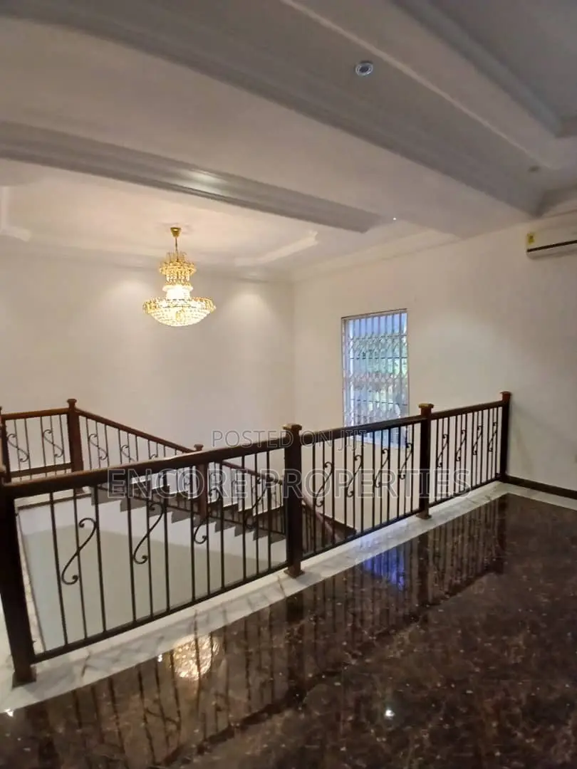 5bdrm House in East Legon for rent