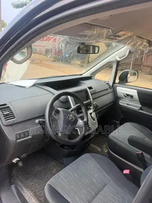 Toyota Voxy V 2WD 8-Seater 2011 Black