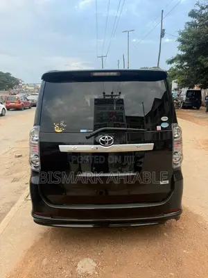 Toyota Voxy V 2WD 8-Seater 2010 Black