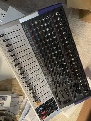 Yamaha 16 Channels Powdered Mixer