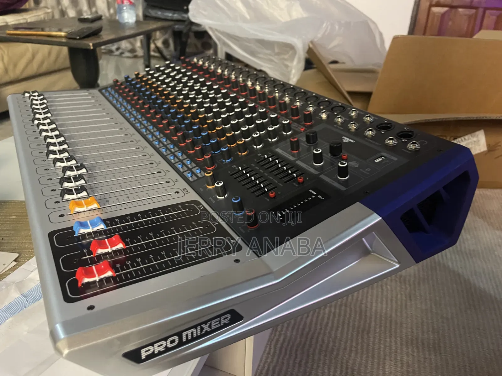 Yamaha 16 Channels Powdered Mixer